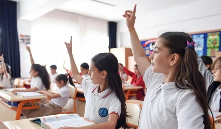Eğitim Bakanı açıkladı! Okullarda serbest kıyafet dönemi bitti