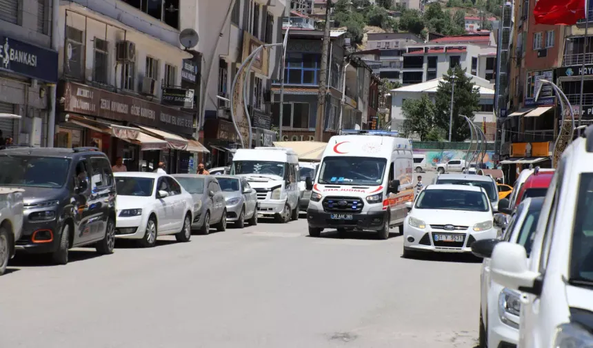 Hakkari'de askeri araç kaza yaptı: 8 asker yaralandı