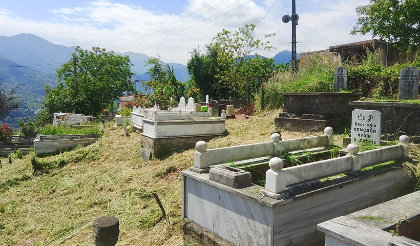 Büyükşehir ekipleri, mezarlıklarda bayram hazırlıklarını tamamladı