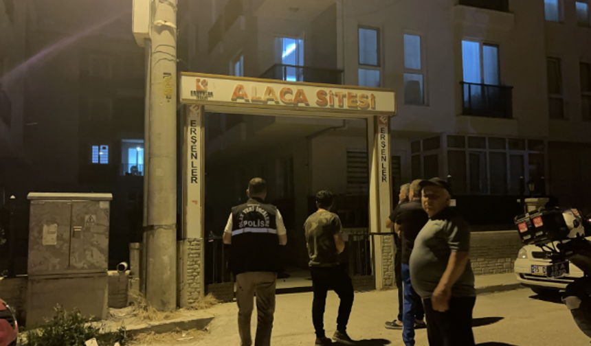Mahkemelik olduğu kişinin eşini katletti