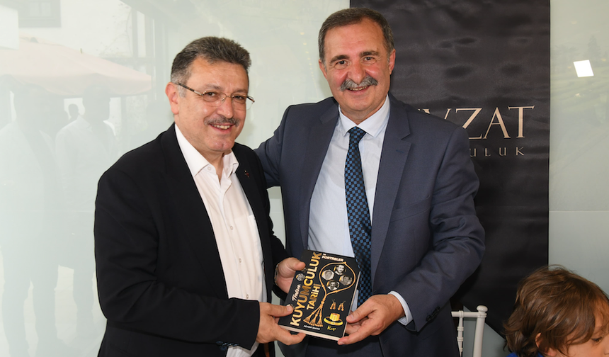 Başkan Genç, Şakar'ın imza günü'ne katıldı