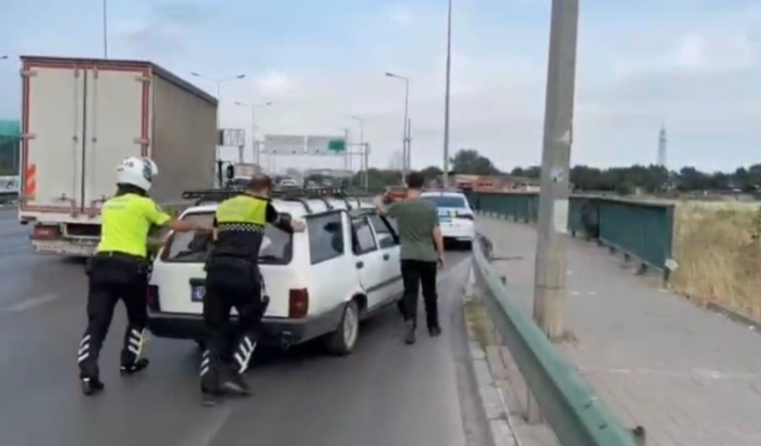 Sınava giderken araçları arızalandı gözyaşlarına boğuldu