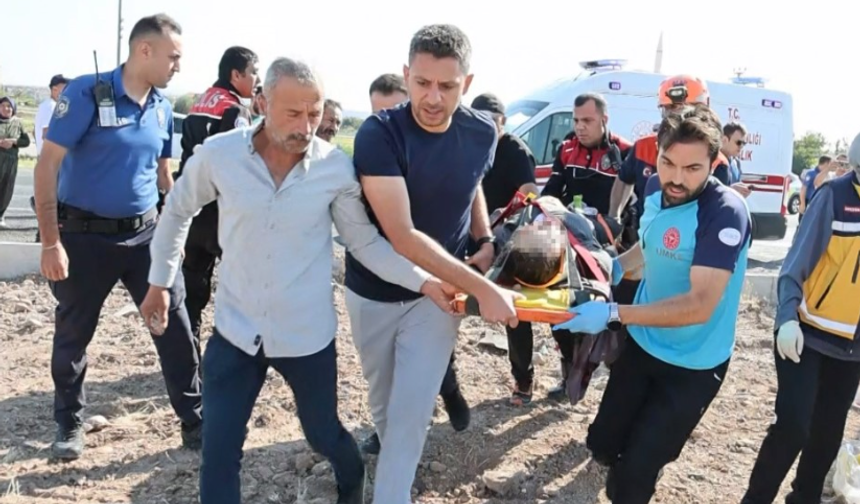 Sınava  giden araçlar  çarpıştı!