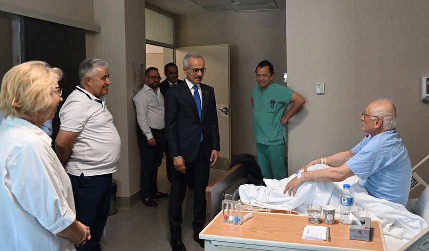 Bakan Uraloğlu'ndan başkan Eren'e moral ziyareti