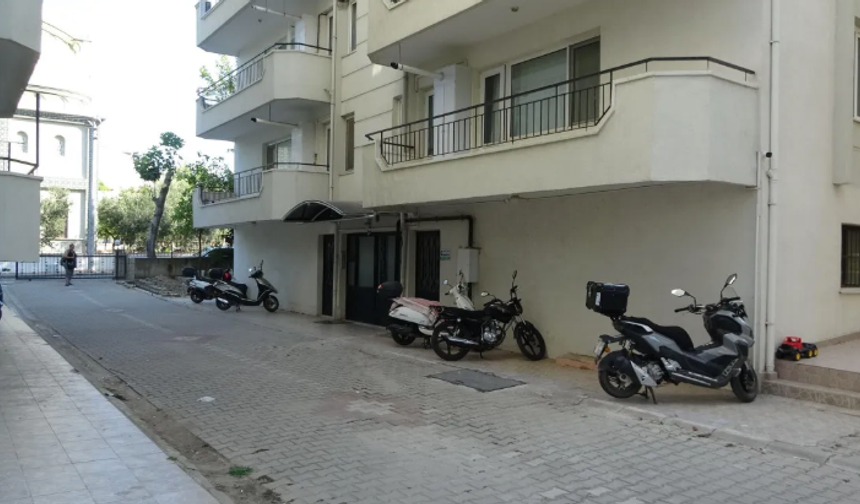 Sevgilisinin cesediyle iki gün aynı evde kaldı!