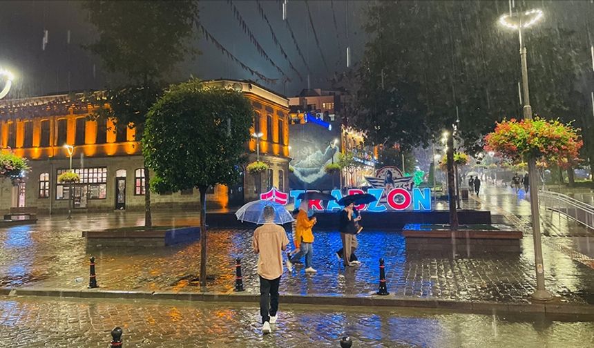 Trabzon'da sağanak, yurdun batısında serinlik, doğusunda kavurucu sıcak