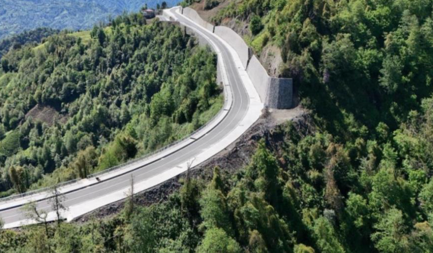 Cumhurbaşkanı Erdoğan Rize'de Isırlık Yolu'nu yarın hizmete açacak