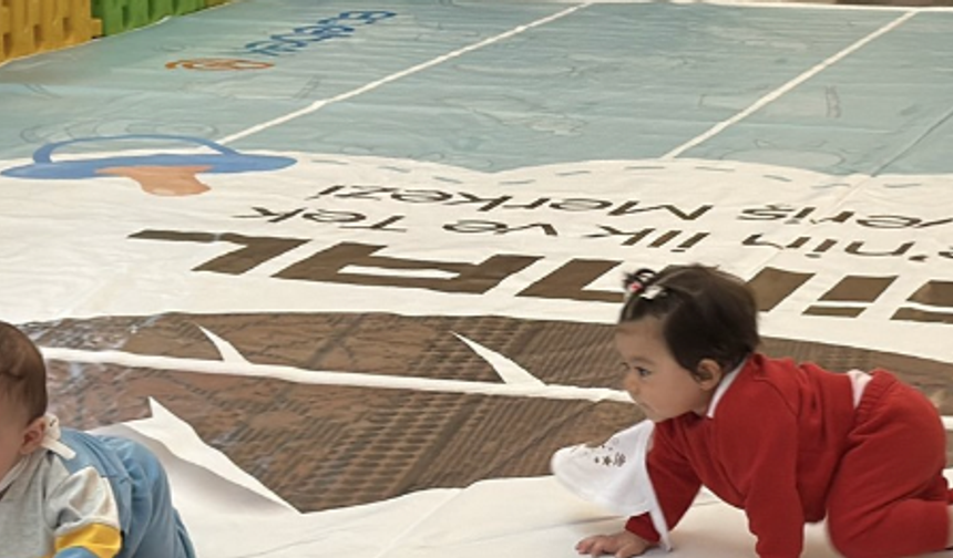 Rize'de bebek emekleme yarışması düzenlendi