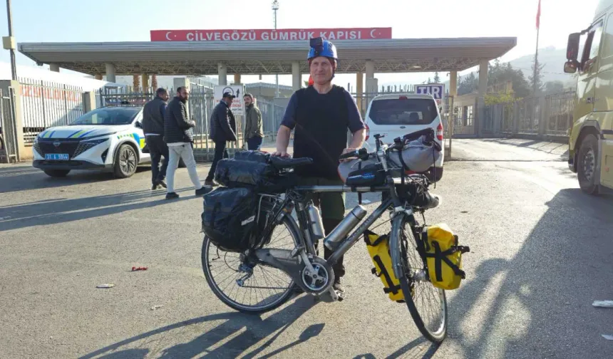 3 bin 450 kilometre pedal çevirip  Medine'ye  ulaştı