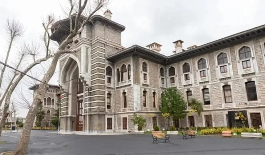 “Taciz Listesi” skandalı sonrası: İstanbul Erkek Lisesi’nin müdürü görevden alındı