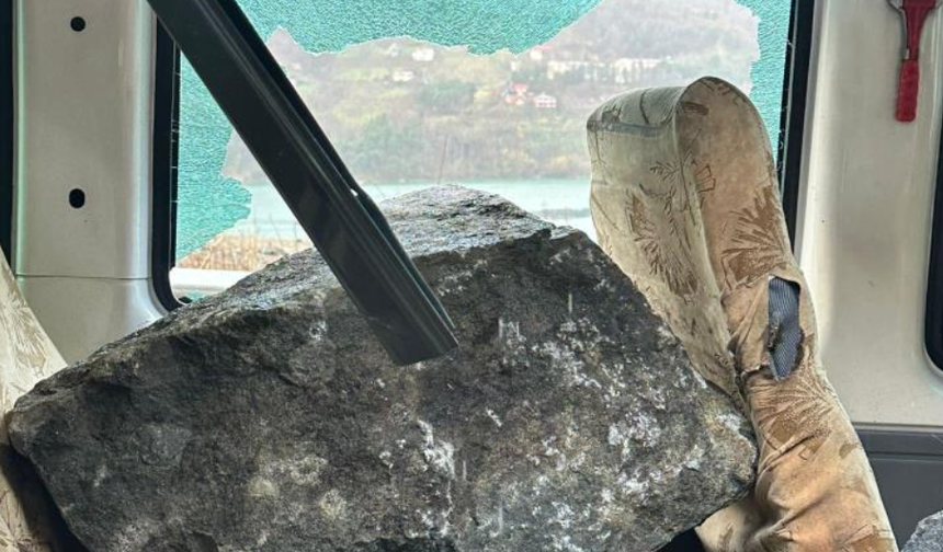 Saniyelerle kurtuldular: Minibüs faciası!