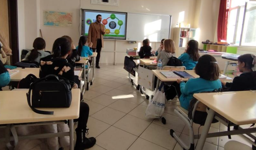 Bayburt'ta öğrencilere sıfır atık ve çevre farkındalığı eğitimi verildi