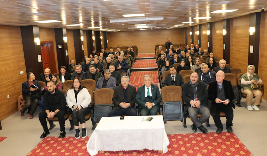 Of’ta okul ve kurum müdürlerine sıfır atık bilgilendirme toplantısı yapıldı