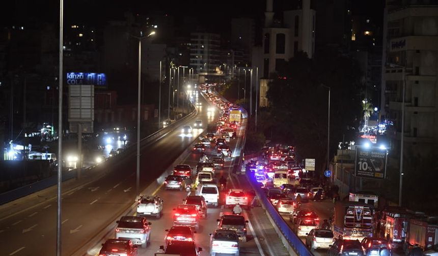 Binlerce kişi başkent Beyrut'ta göç etmeye başladı