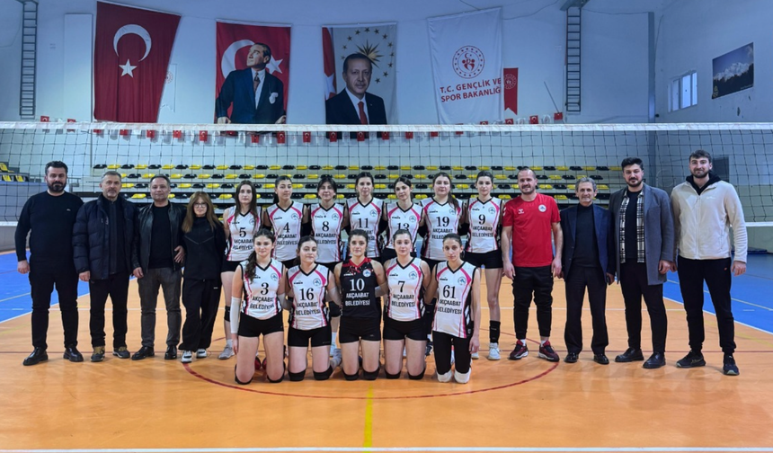 Akçaabat Belediye Voleybol takımı final grubuna kaldı...
