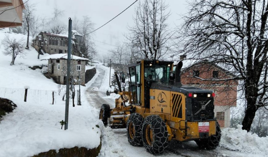Rize’de 21 köy yolu kar nedeniyle ulaşıma kapalı bulunuyor