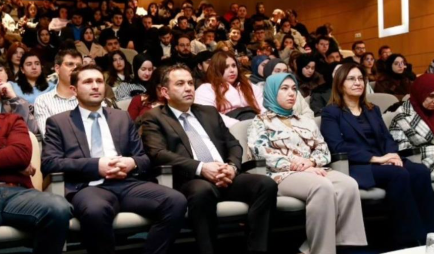 Bayburt’ta ‘Soykırım ve Kadın’ başlıklı panel düzenlendi