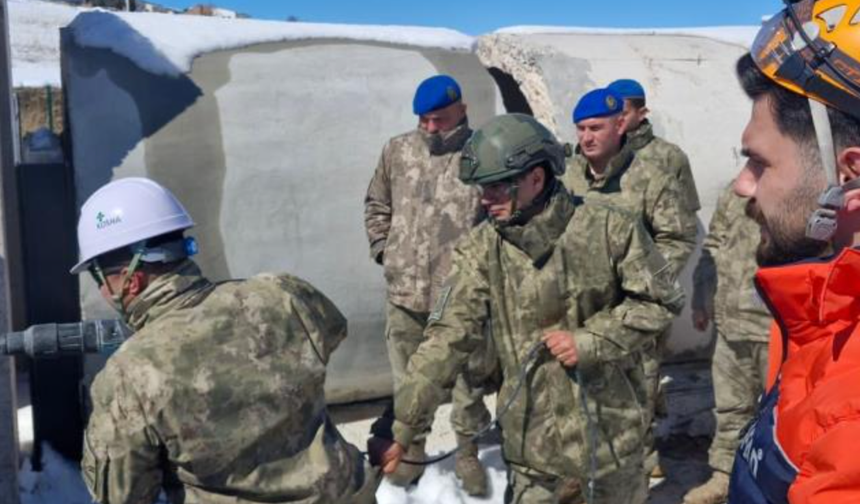 Bayburt'ta komandolara arama kurtarma eğitimi verildi