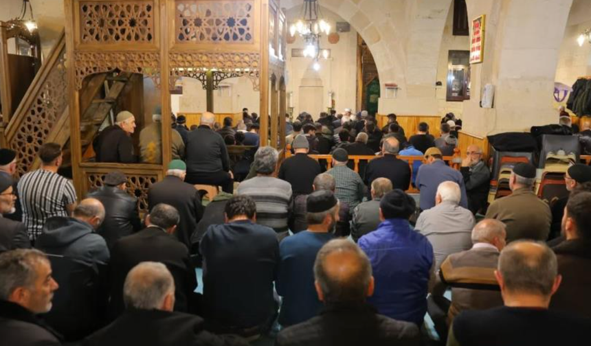 Bayburt'ta Kadir Gecesi Tarihi Ulu Camii’nde idrak edildi