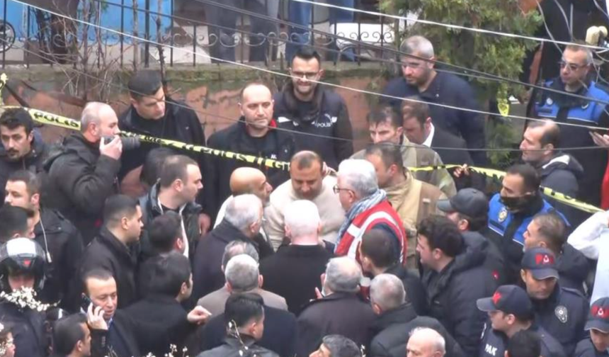 İstanbul'da 2 bina çöktü... Enkaz altında kalanlar var...