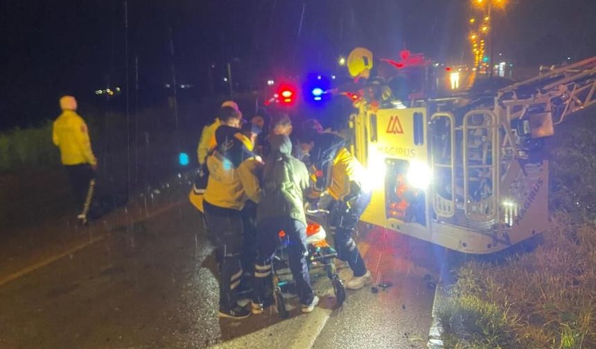 Gece yarısı facia.. Yolcu otobüsü devrildi, çok sayıda ölü ve yaralı var...