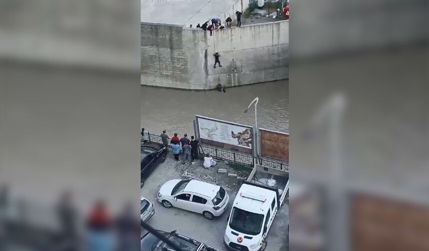Artvin’de dereye düşen çocuk vatandaşların müdahalesiyle kurtarıldı