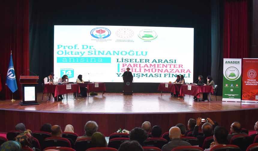 Trabzon'da Prof. Dr. Oktay Sinanoğlu anısına gerçekleştirilen münazaranın finali yapıldı