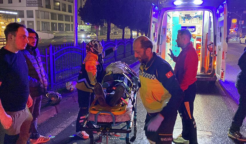 Devrilen motosikletteki 2 kişi yaralandı
