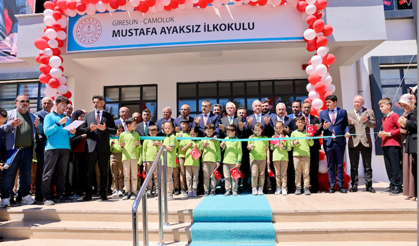 Bakan Yusuf Tekin Giresun'da hayırsever desteğiyle yapılan okul ve camiyi hizmete açtı
