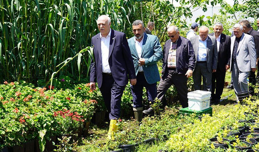 Bayraktar: "Çiftçilerimiz her türlü afete maruz kaldı''