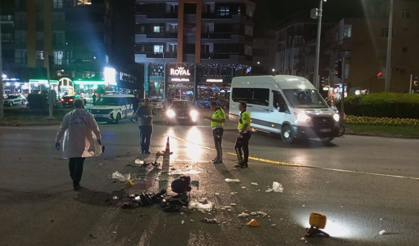 Samsun'da kamyonet ile motosikletin çarpıştığı kazada 5 kişi yaralandı