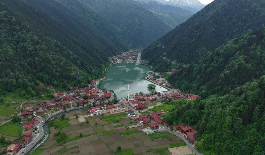 Uzungöl'de sezon hareketli, oteller dolmaya başladı