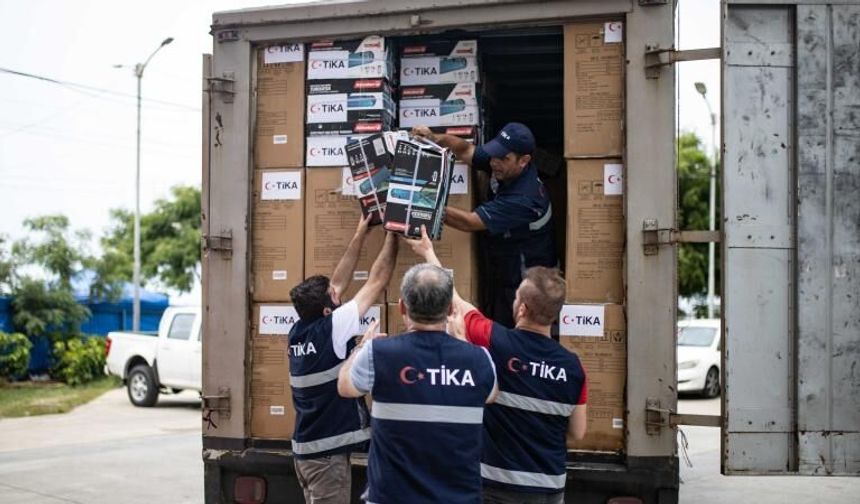 TİKA'dan  2 kamyon  barınma desteği!